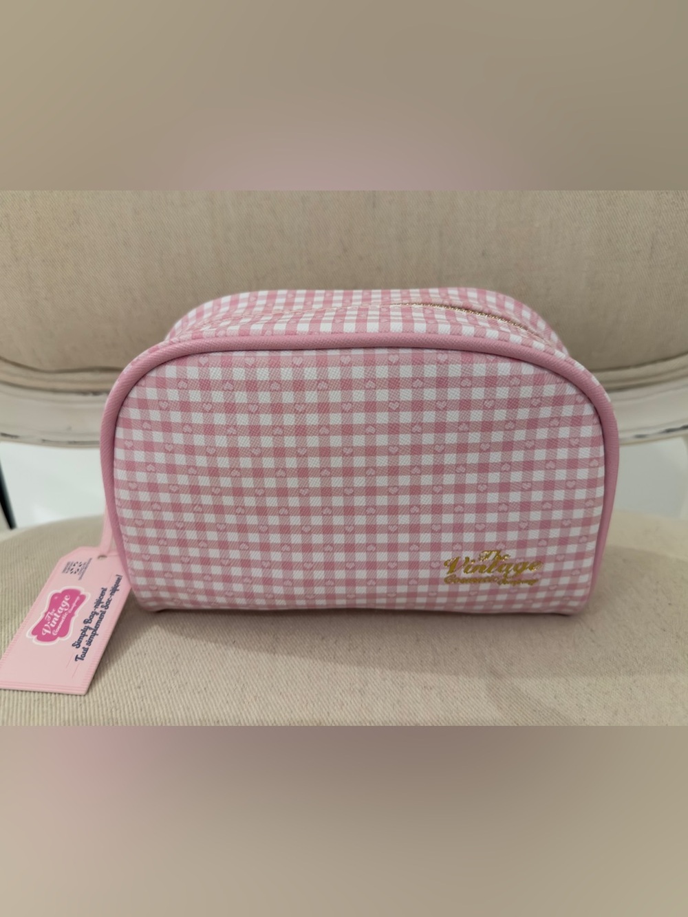 NWT The Vintage Pink Gingham Makeup Case with Gold Logo & Mini Heart Print